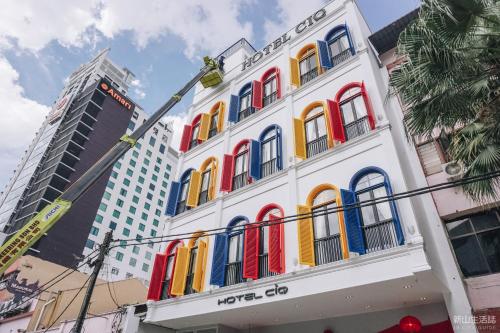 HOTEL CIQ, JALAN TRUS