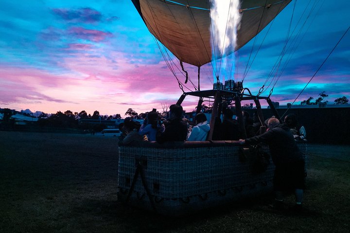 Gold Coast Hot Air Balloon Flight 1 Hour - BEST PRICE!, Gold Coast